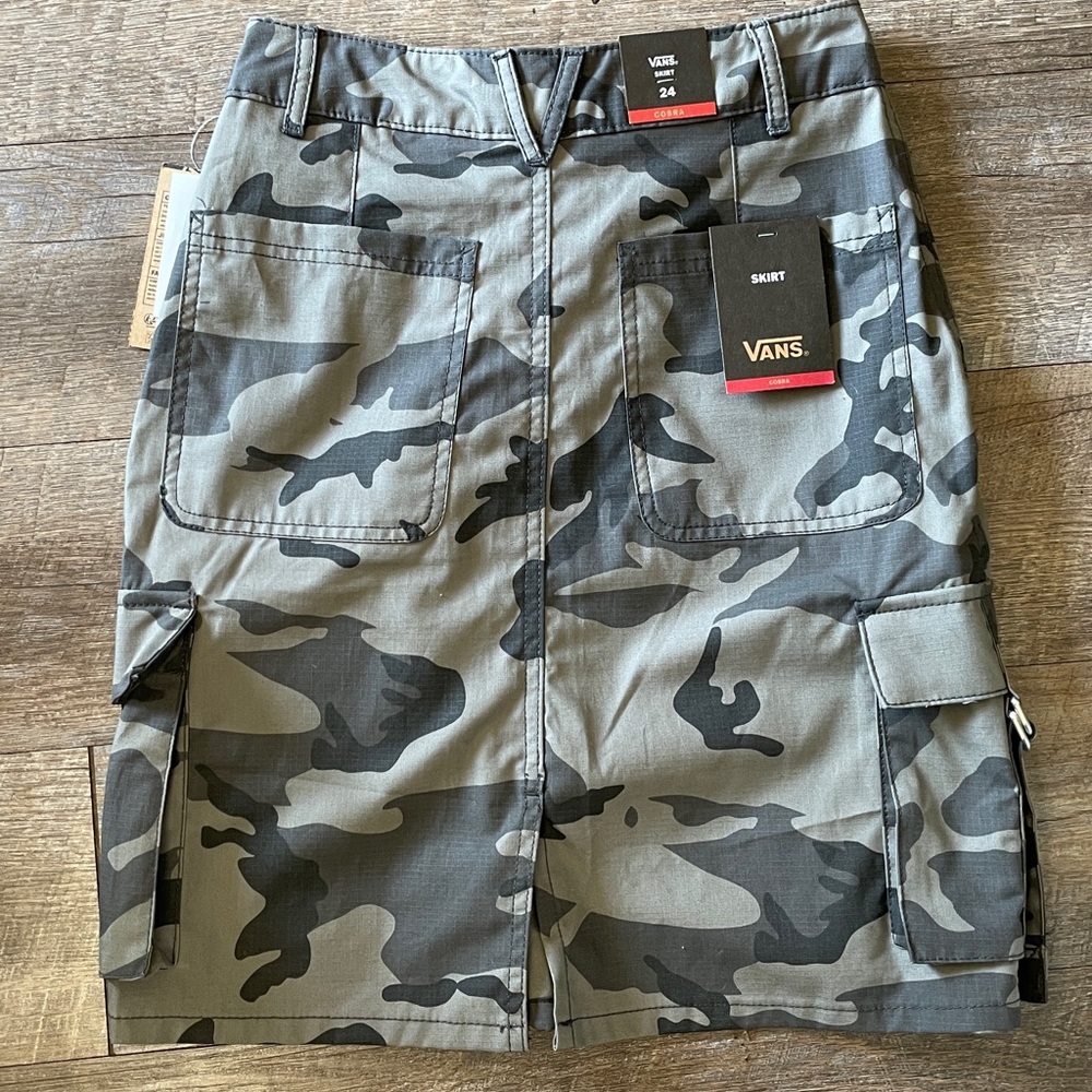 NWT Vans Camo Print Cobra Cargo Ski Skirt 100% Cotton - Picture 4 of 5